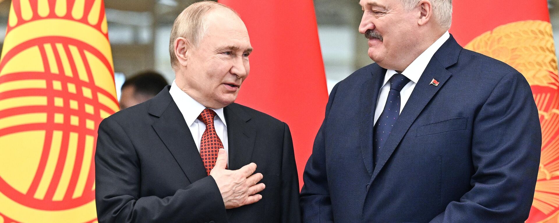 الرئيس الروسي فلاديمير بوتين والرئيس البيلاروسي أليكسندر لوكاشينكو خلال مشاركتهم في المجلس الاقتصادي الأوراسي الأعلى في مينسك - سبوتنيك عربي, 1920, 25.09.2025