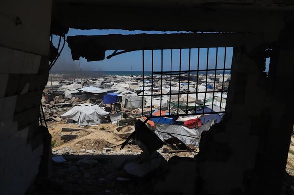 ميناء غزة يتحول من مكان للفرح والترفيه إلى ملاذ للنازحين الفارين من الموت - سبوتنيك عربي