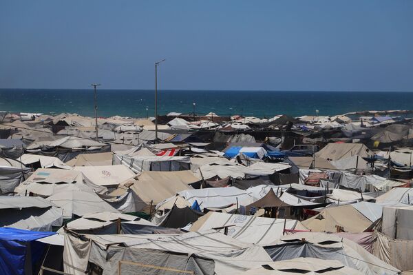 ميناء غزة يتحول من مكان للفرح والترفيه إلى ملاذ للنازحين الفارين من الموت - سبوتنيك عربي