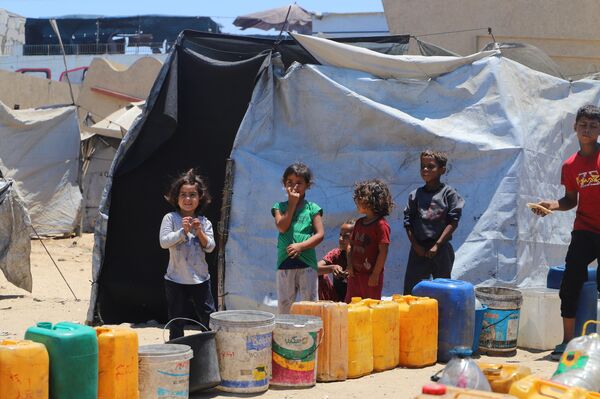 ميناء غزة يتحول من مكان للفرح والترفيه إلى ملاذ للنازحين الفارين من الموت - سبوتنيك عربي