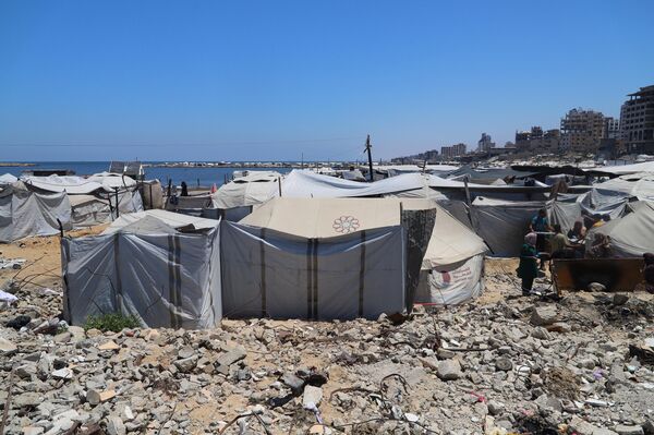 ميناء غزة يتحول من مكان للفرح والترفيه إلى ملاذ للنازحين الفارين من الموت - سبوتنيك عربي