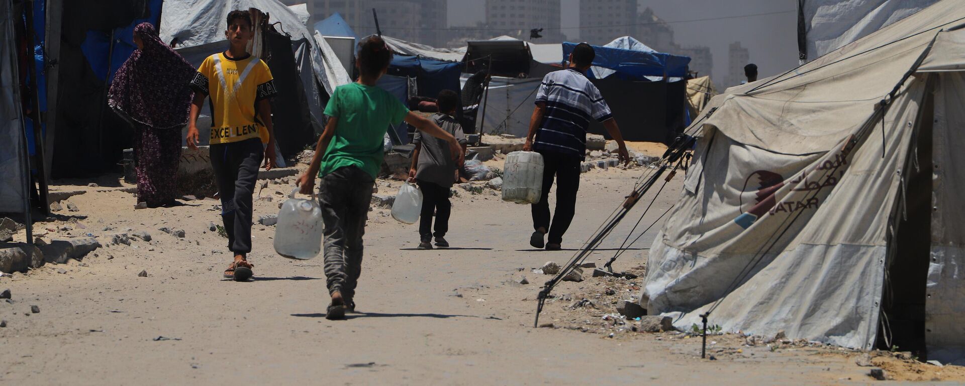 ميناء غزة يتحول من مكان للفرح والترفيه إلى ملاذ للنازحين الفارين من الموت - سبوتنيك عربي, 1920, 03.07.2025