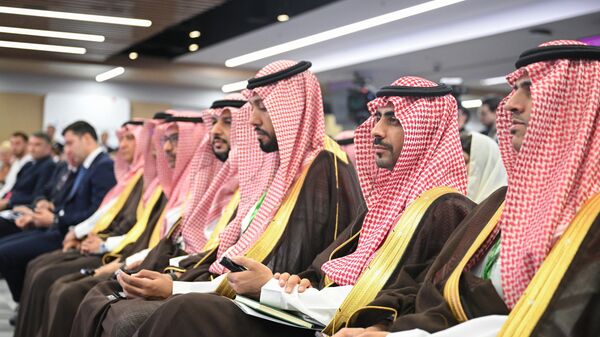 المشاركون في منتدى الأعمال الحوار الصناعي: روسيا - السعودية في إطار المعرض الصناعي الدولي إينوبروم في يكاترينبورغ. - سبوتنيك عربي