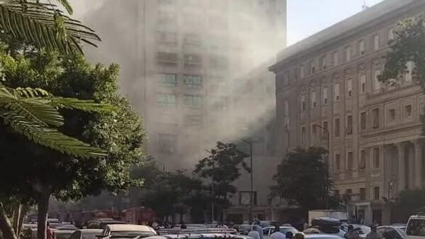 إصابة 14 شخصا في حريق سنترال رمسيس في القاهرة - سبوتنيك عربي