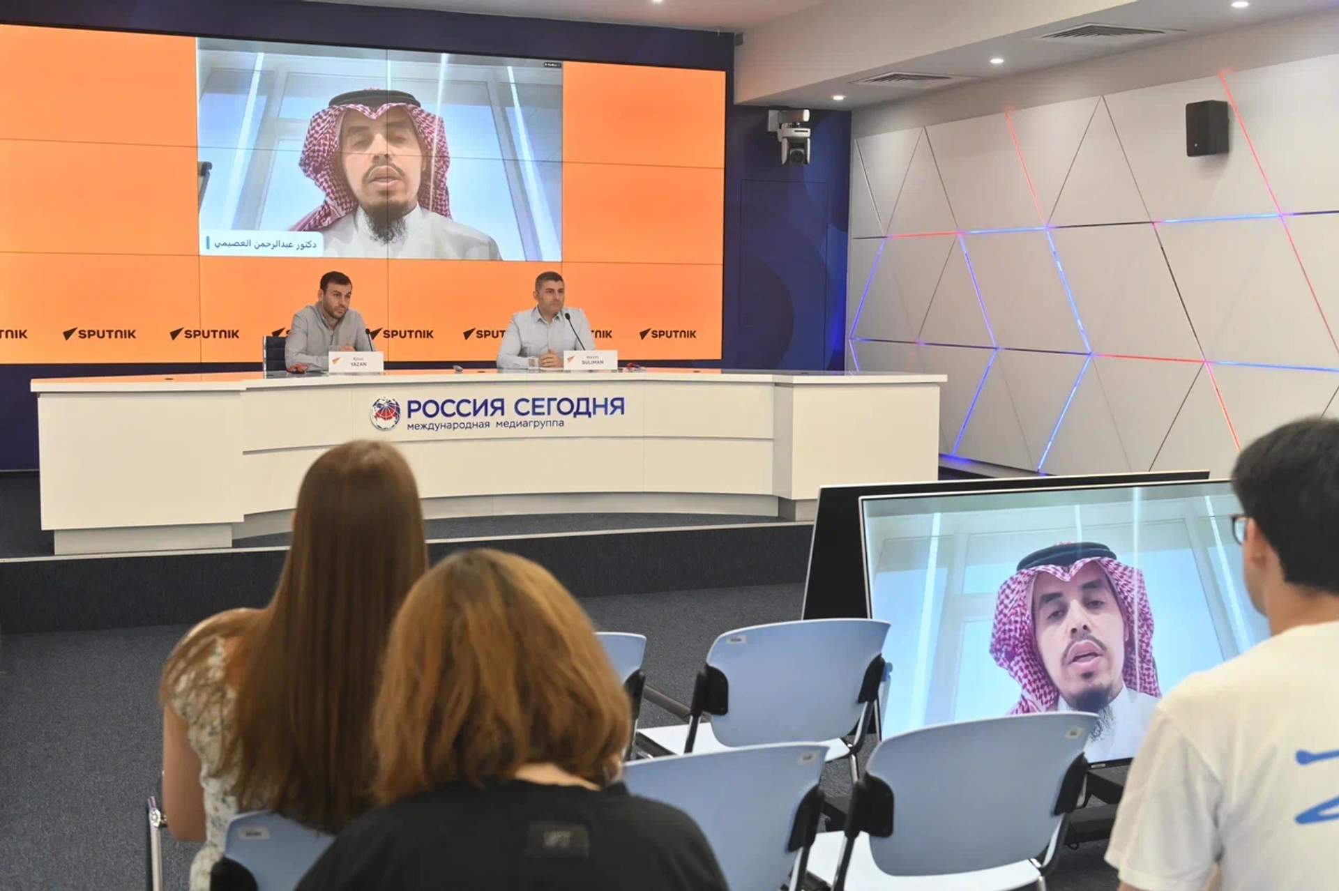 سبوتنيك ويونا تنظمان ورشة عمل حول أساليب استثمار الذكاء الاصطناعي في مجال الإعلام - سبوتنيك عربي, 1920, 09.07.2025