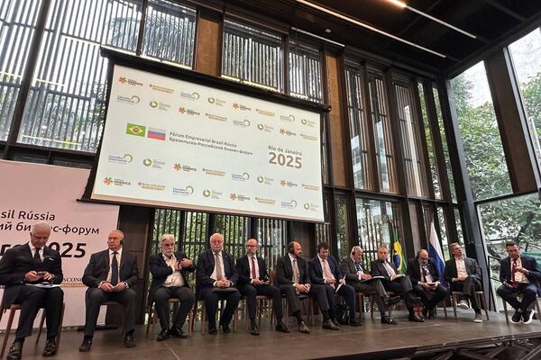 "ملتقى الأعمال روسيا والبرازيل" على هامش قمة "بريكس" "ملتقى الأعمال روسيا والبرازيل" على هامش قمة "بريكس" - سبوتنيك عربي