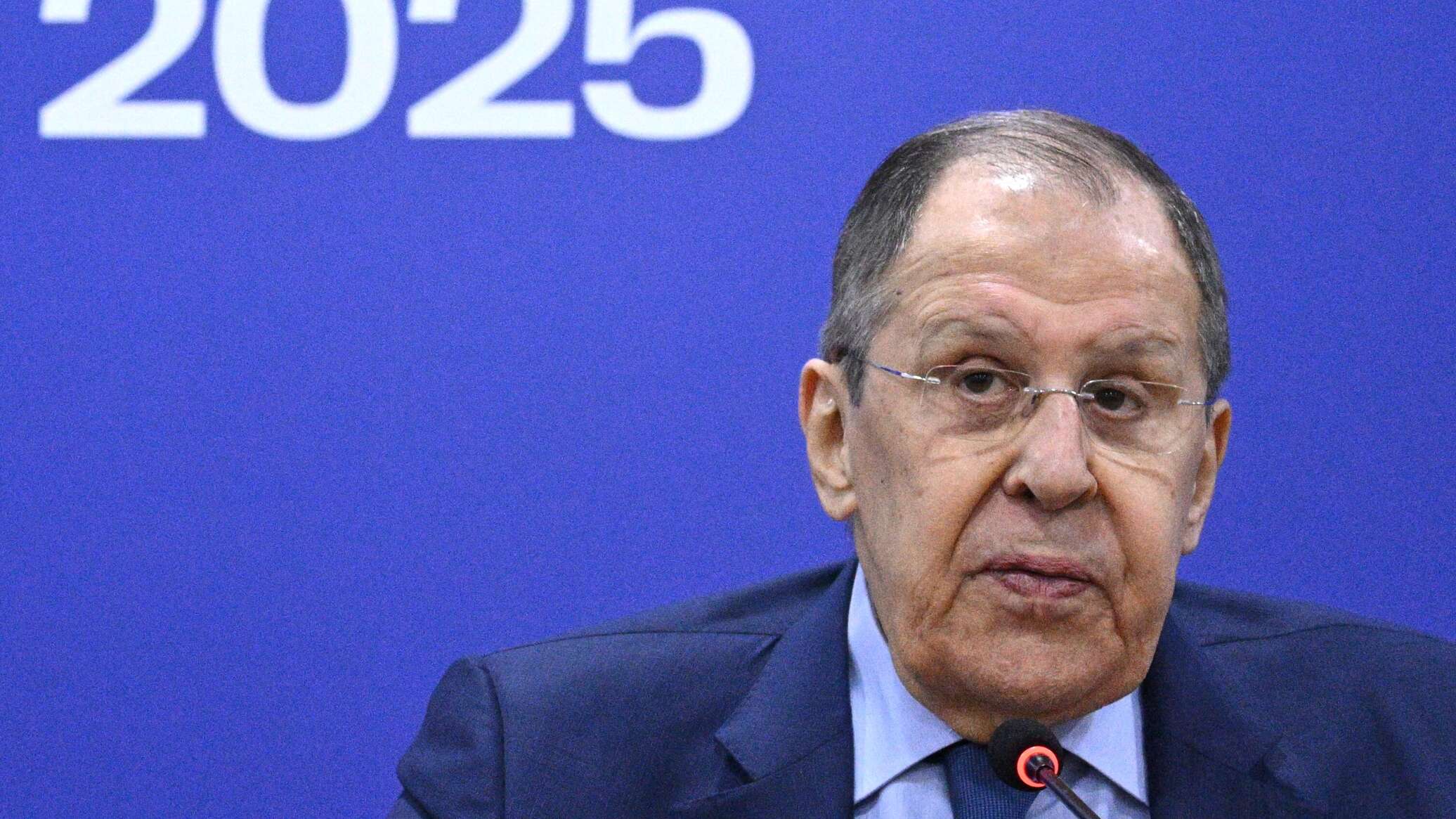 لافروف يطلع نظيره المصري على نتائج قمة ألاسكا