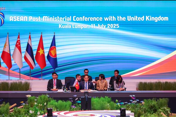 وزير الخارجية الفيتنامي بوي ثانه سون،  خلال مساركته في اجتماع &quot;اَسيان&quot; - سبوتنيك عربي