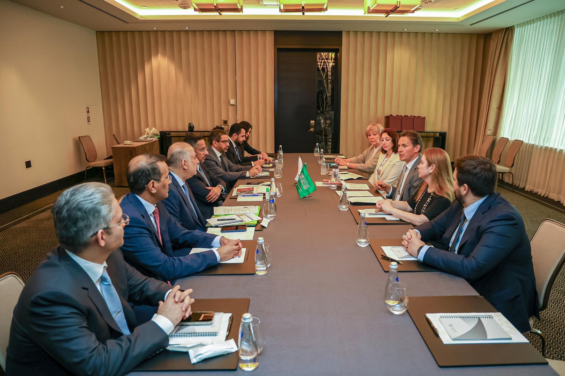 وزير الصناعة السعودي يبحث مع كبرى الشركات الروسية تعزيز التعاون في مجالي الصناعة والتعدين - سبوتنيك عربي, 1920, 11.07.2025