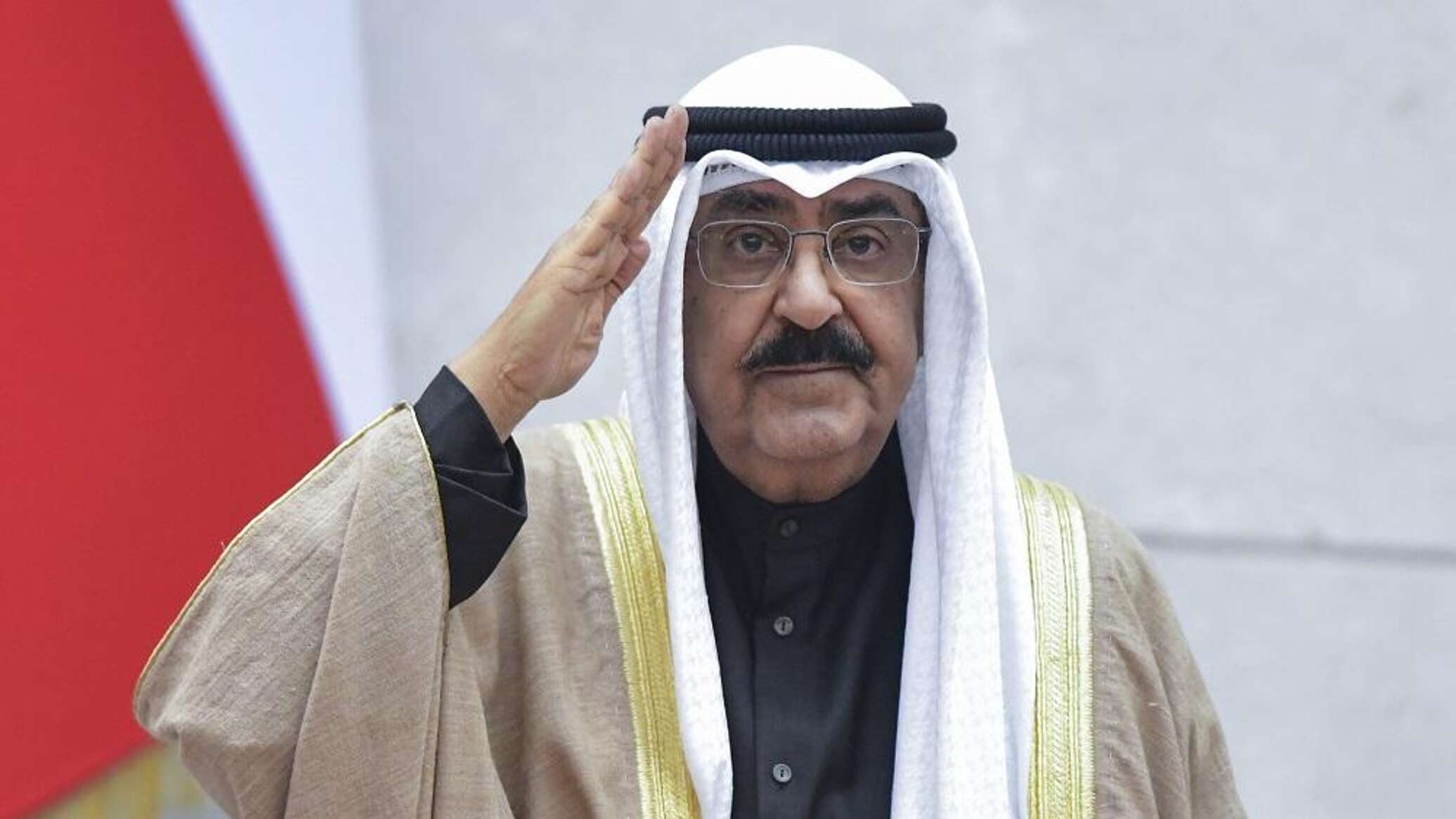 أمير الكويت يزور فرنسا لأول مرة منذ توليه الحكم