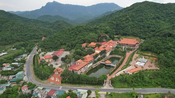 معبد &quot;باغودا لان&quot; الفيتنامي يدرج ضمن قائمة اليونسكو للتراث العالمي. - سبوتنيك عربي