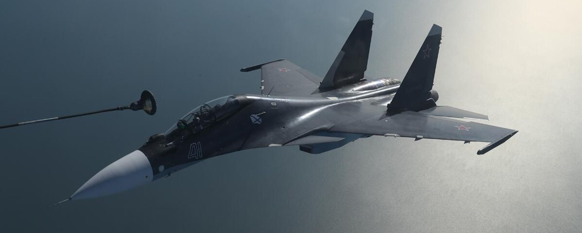 تدريب على التزود بالوقود في الجو لمقاتلة سو-30 إس إم التابعة للفوج 43 للطيران الهجومي البحري. - سبوتنيك عربي, 1920, 13.03.2026