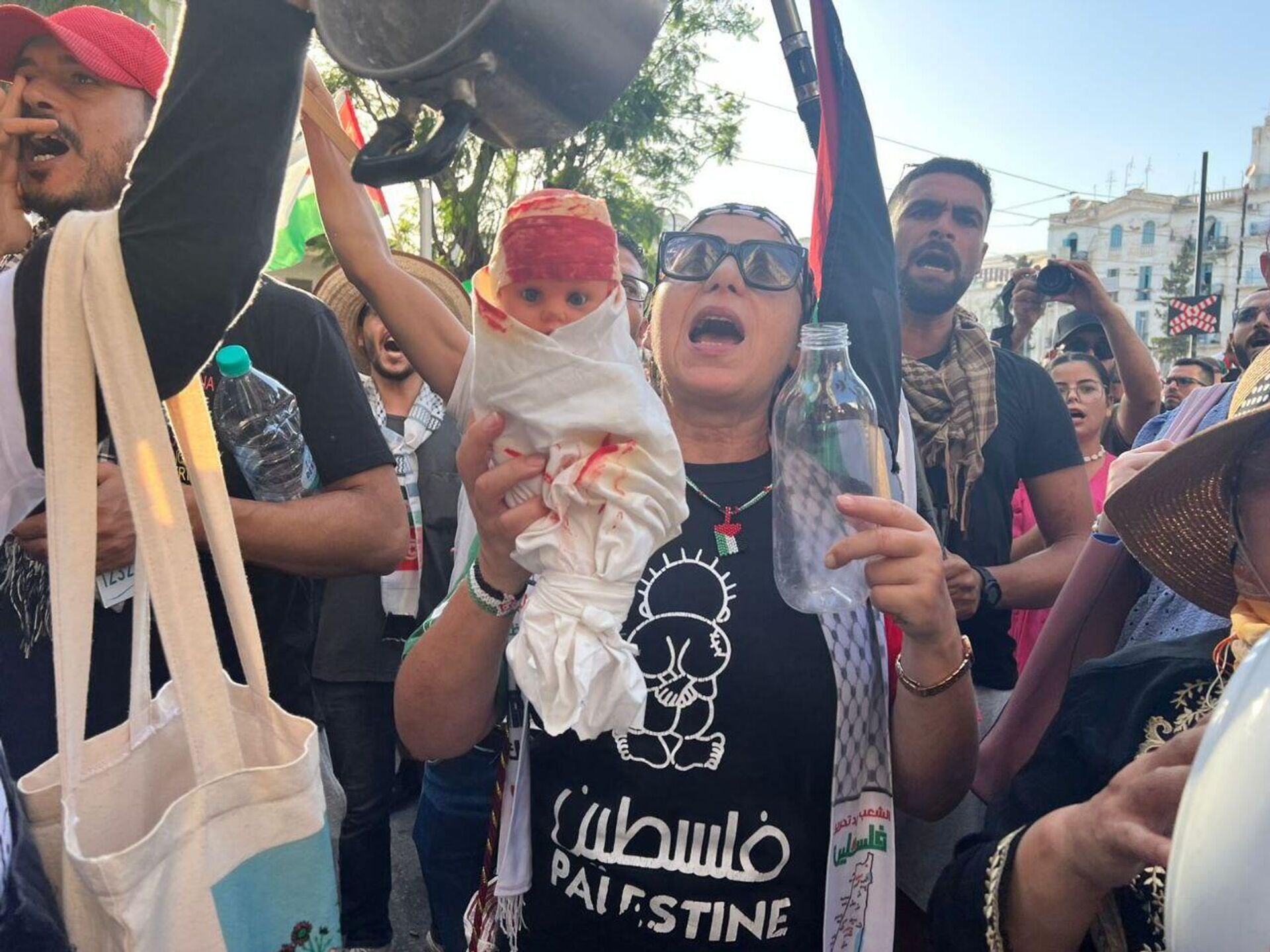 تونس تنتفض لأجل غزة.. مسيرة حاشدة تندد بالحرب والتجويع وتدعو لكسر الصمت الدولي - سبوتنيك عربي, 1920, 20.07.2025