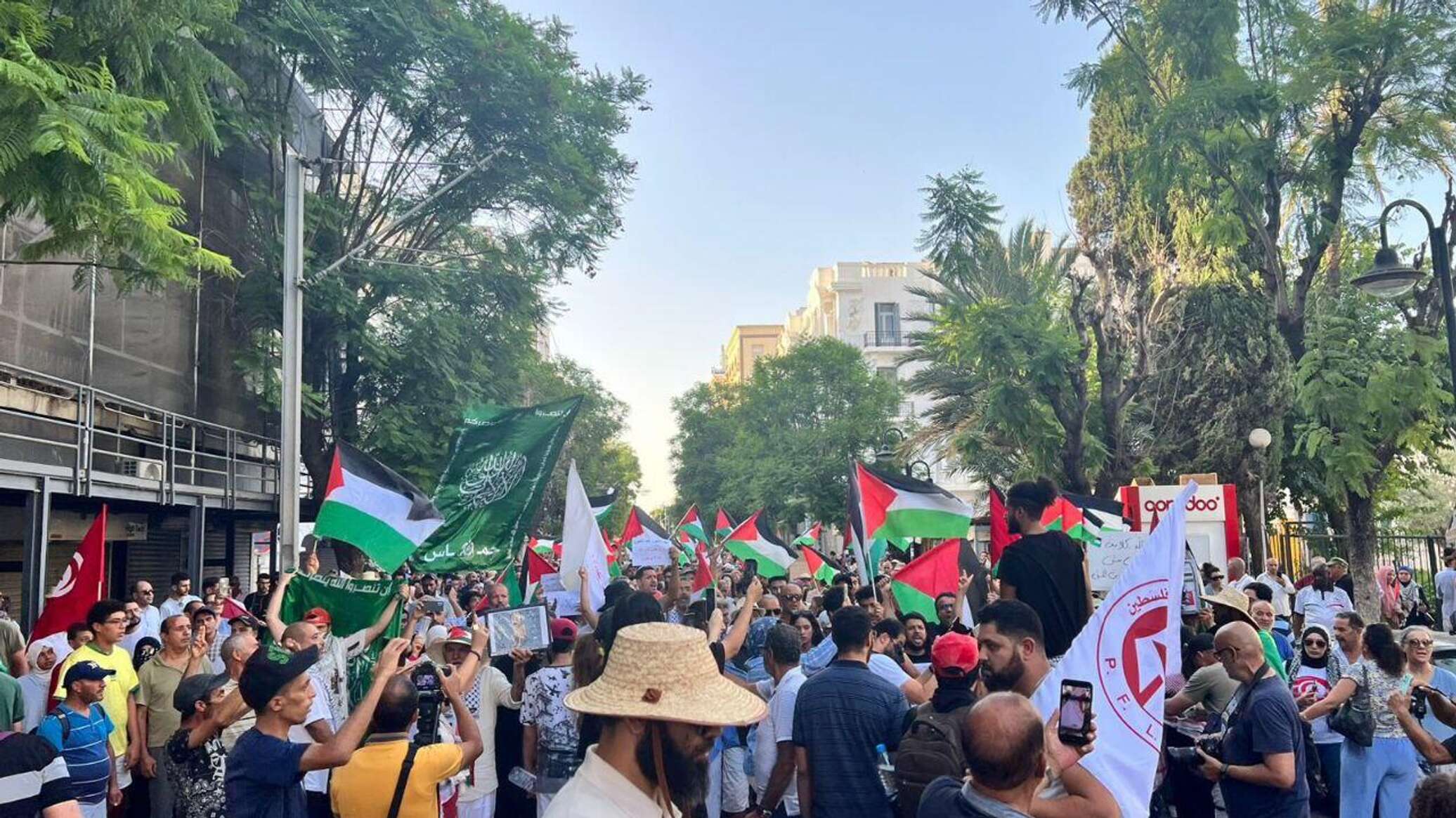 نشطاء في تونس يطلقون حملة "المليون توقيع" لسن قانون يجرم التطبيع مع إسرائيل