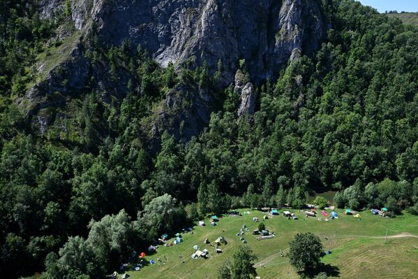 منظر لمخيم الخيام في مضيق موراديموفسكوي في باشكيريا. - سبوتنيك عربي