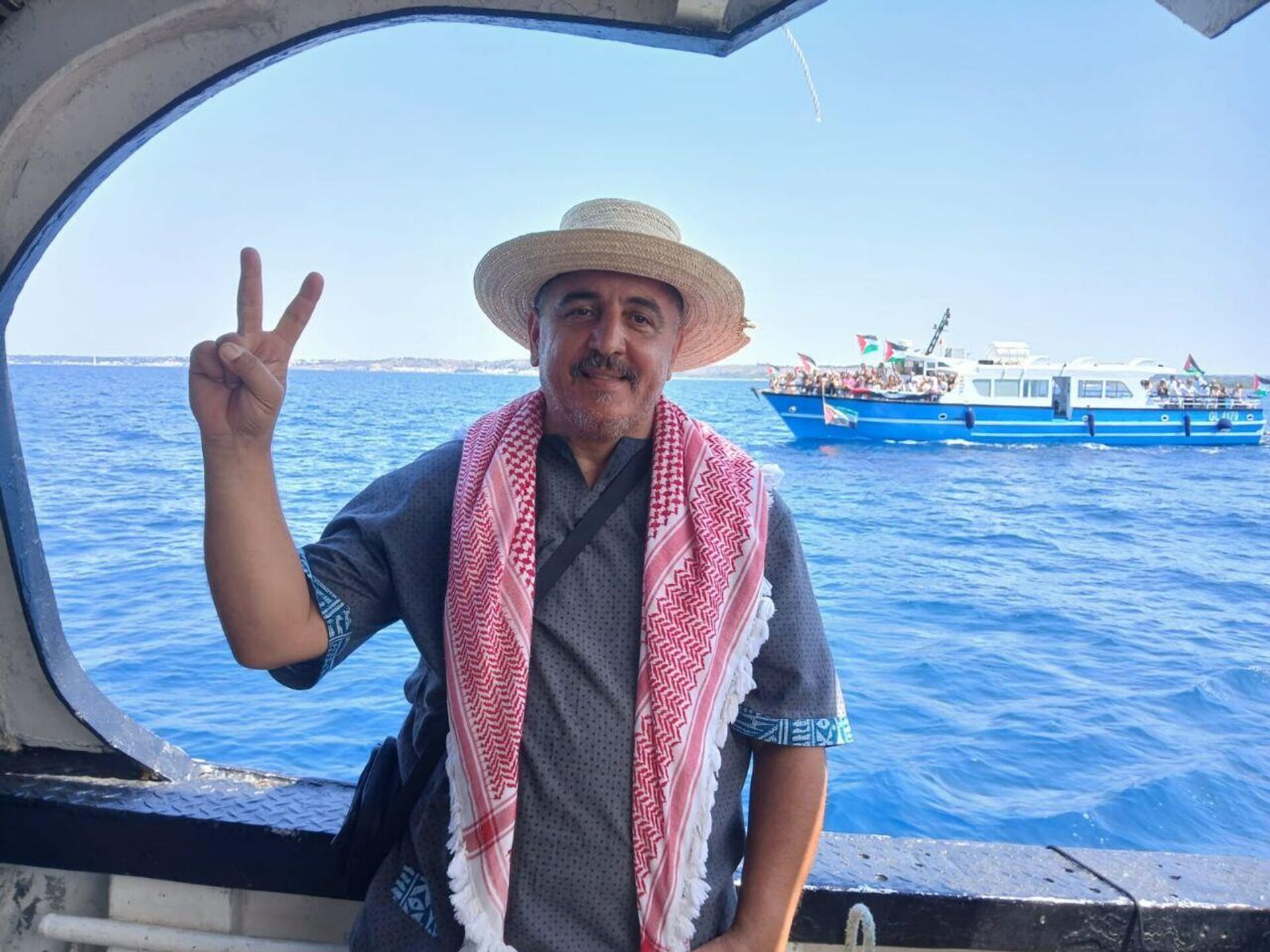 الناشط الحقوقي والنقابي التونسي حاتم العويني من نشطاء السفينة حنظلة المتجهة إلى غزة - سبوتنيك عربي, 1920, 24.07.2025