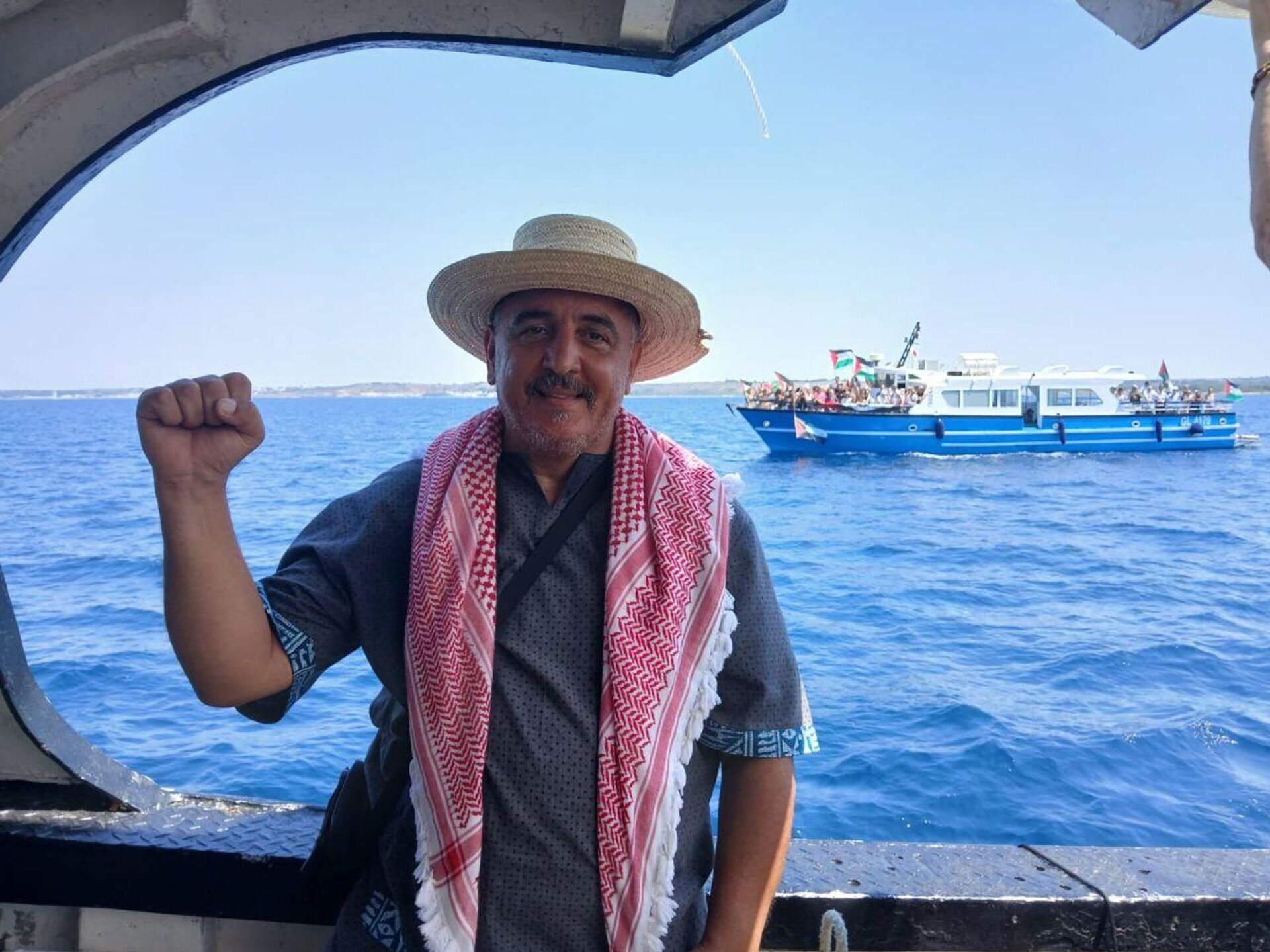 الناشط الحقوقي والنقابي التونسي حاتم العويني من نشطاء السفينة حنظلة المتجهة إلى غزة - سبوتنيك عربي, 1920, 24.07.2025