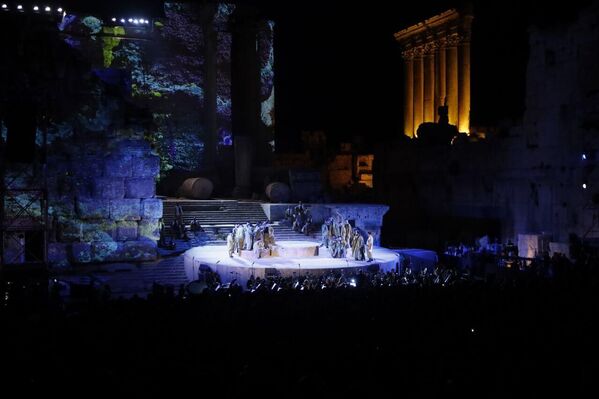 هي قصة رومانسية تحكي قصة رجل باسيكي عشق امرأة غجرية متقلبة العواطف حولته من جندي مطيع إلى شقي خارج على القانون مطلوب رأسه. - سبوتنيك عربي