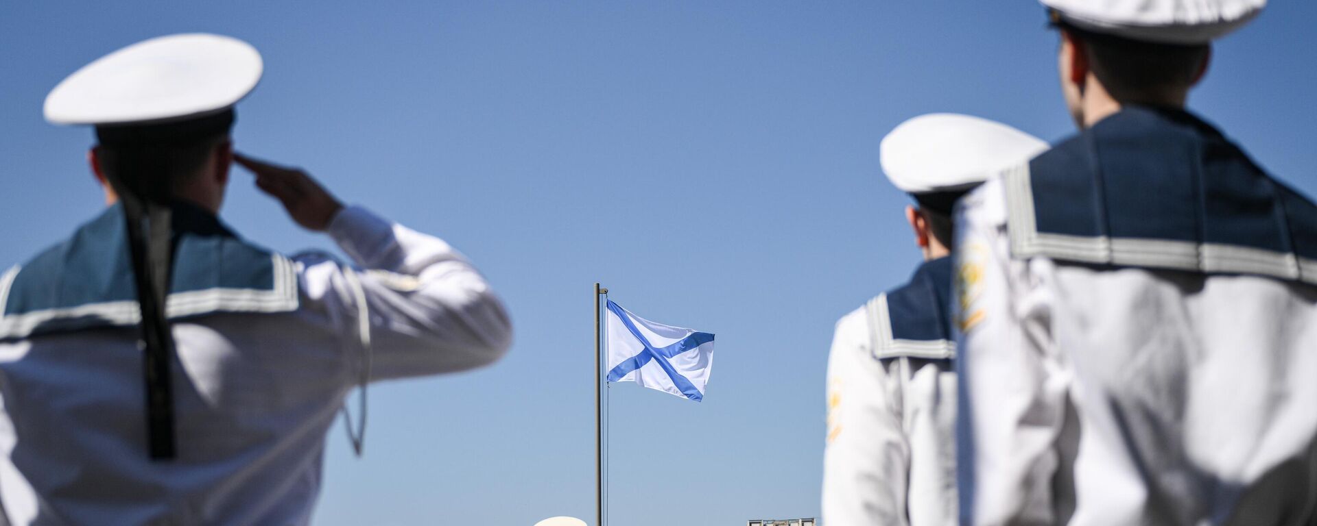 بحارة في احتفال يوم البحرية في محطة النهر الشمالي. - سبوتنيك عربي, 1920, 27.07.2025