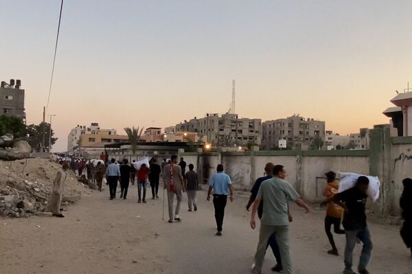 الحصول على كيس الطحين في قطاع غزة مخاطرة يدفعها الجوع قد تنتهي بالموت - سبوتنيك عربي