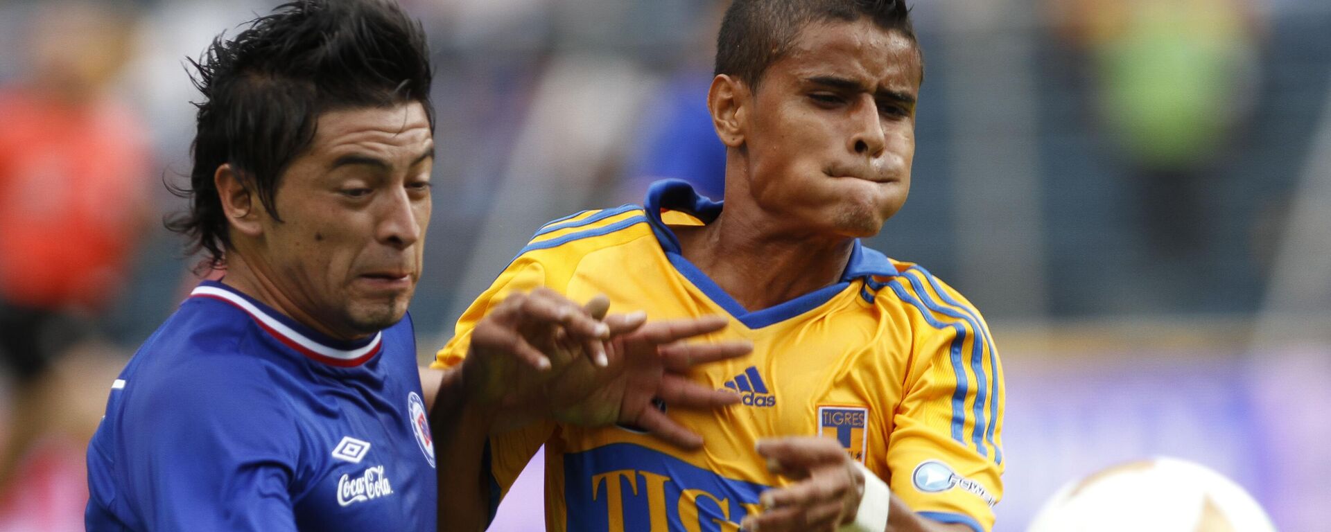 اللاعب البرازيلي إيفرتون دا سيلفا (يمين الصورة) - سبوتنيك عربي, 1920, 29.07.2025