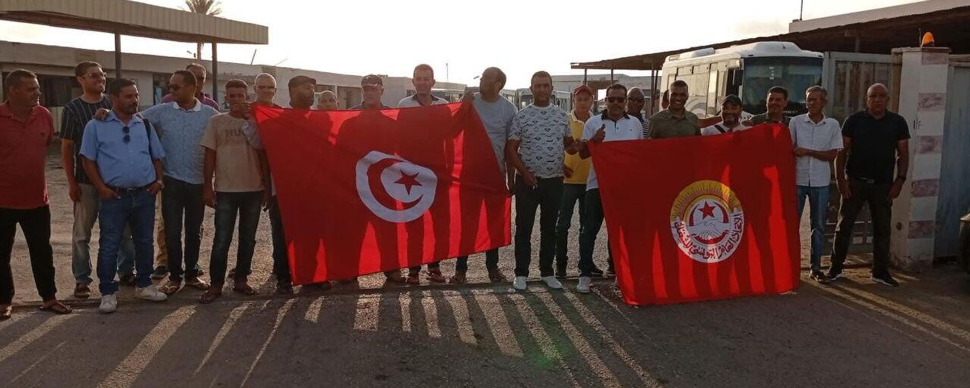 تونس: شلل في قطاع النقل العمومي بسبب إضراب عام تونس: شلل في قطاع النقل العمومي بسبب إضراب عام - سبوتنيك عربي, 1920, 19.08.2025