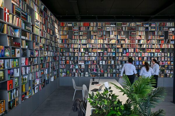 مكتبة كبيرة في متحف محمية "كولومينسكوي" - سبوتنيك عربي