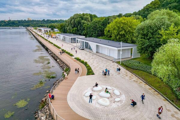 جسر للمشاة على طول نهر موسكو في محمية "كولومينسكوي" - سبوتنيك عربي