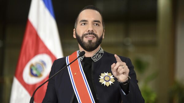 El Salvador President Nayib Bukele speaks after receiving Costa Rica's highest honor from President Rodrigo Chaves at the presidential palace in San Jose, Costa Rica, Monday. - سبوتنيك عربي