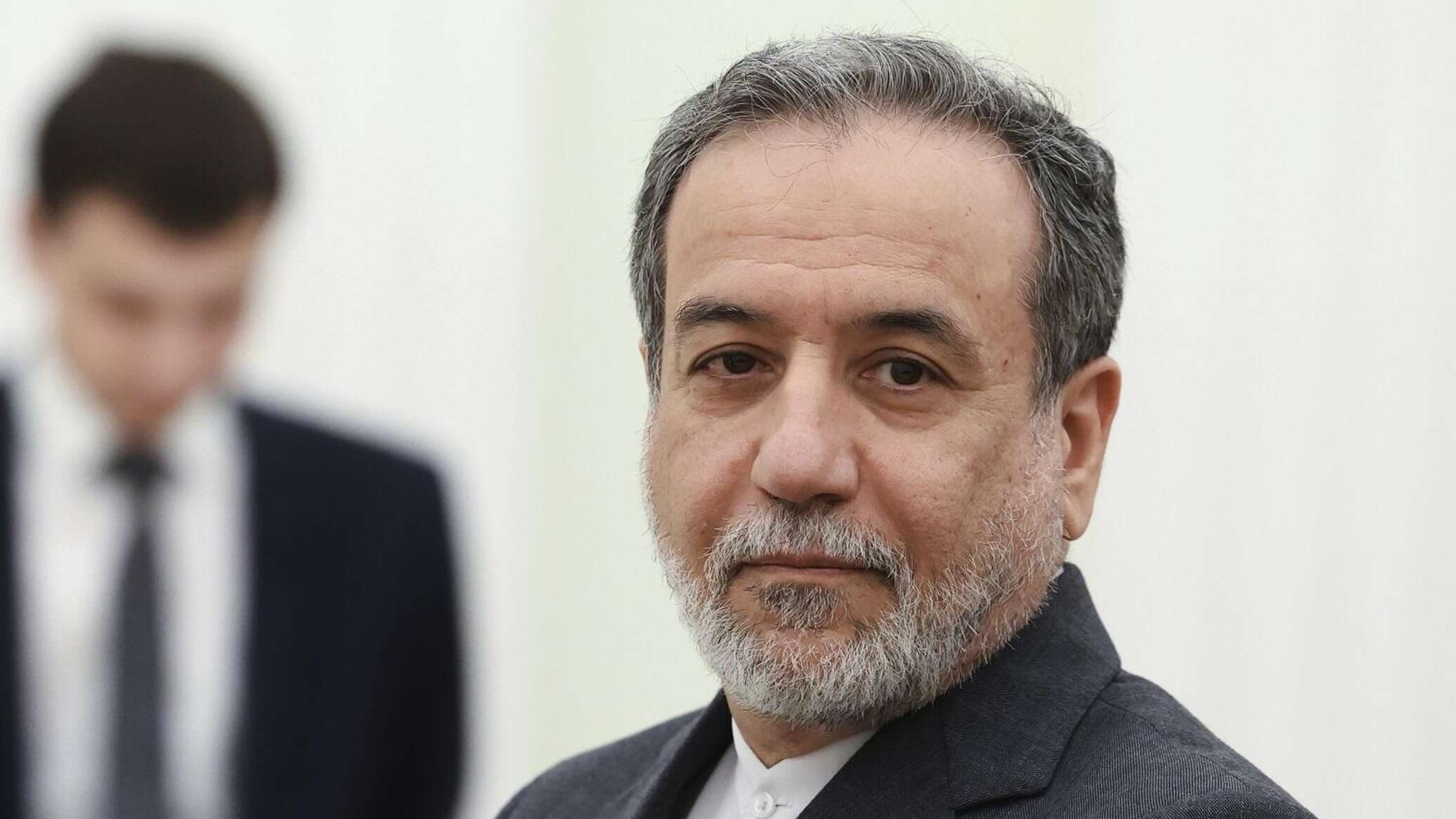 وزير الخارجية الإيراني يصف العقوبات الأمريكية بأنها "جريمة ضد الإنسانية"