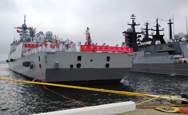 جانب من حفل افتتاح المناورات الروسية الصينية المشتركة &quot;التفاعل البحري - 2025&quot; في فلاديفوستوك. في البحر. - سبوتنيك عربي