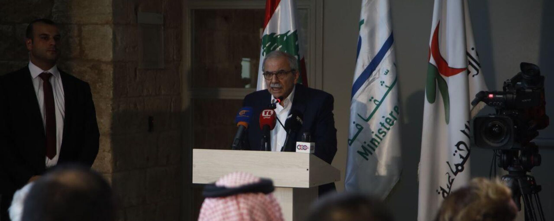 نواف سلام خلال جلسة حوارية خاصة لمناقشة تداعيات انفجار مرفأ بيروت في الذكرى الخامسة لوقوعه - سبوتنيك عربي, 1920, 03.08.2025