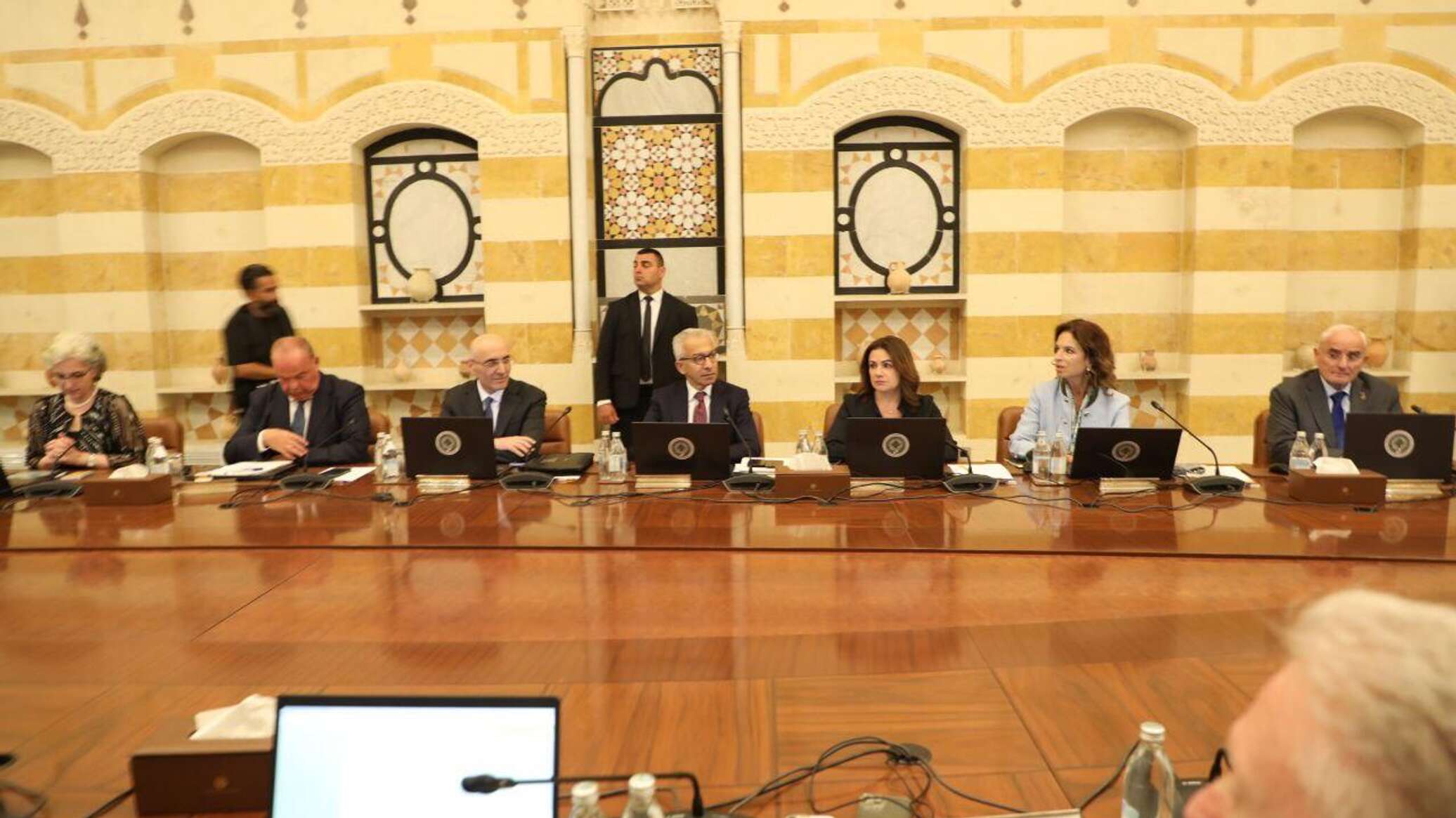 نائب لبناني عن كتلة "الوفاء للمقاومة": مشاركة الثنائي في الجلسة الحكومية مرهونة بجدول الأعمال