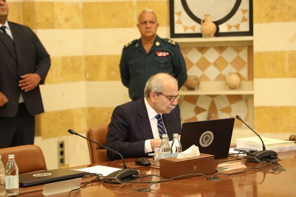 انطلاق جلسة مجلس الوزراء اللبناني برئاسة عون في بعبدا... وحصرية السلاح أبرز البنود - سبوتنيك عربي