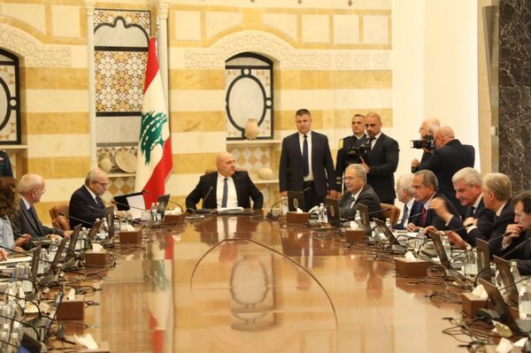 انطلاق جلسة مجلس الوزراء اللبناني برئاسة عون في بعبدا... وحصرية السلاح أبرز البنود - سبوتنيك عربي
