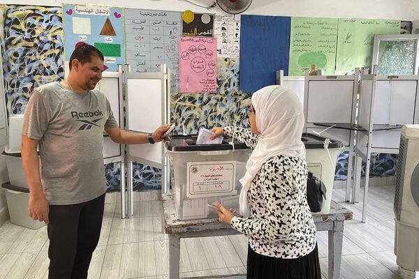 اليوم الثاني من انتخابات مجلس الشورى المصري
اليوم الثاني من انتخابات مجلس الشورى المصري
- سبوتنيك عربي