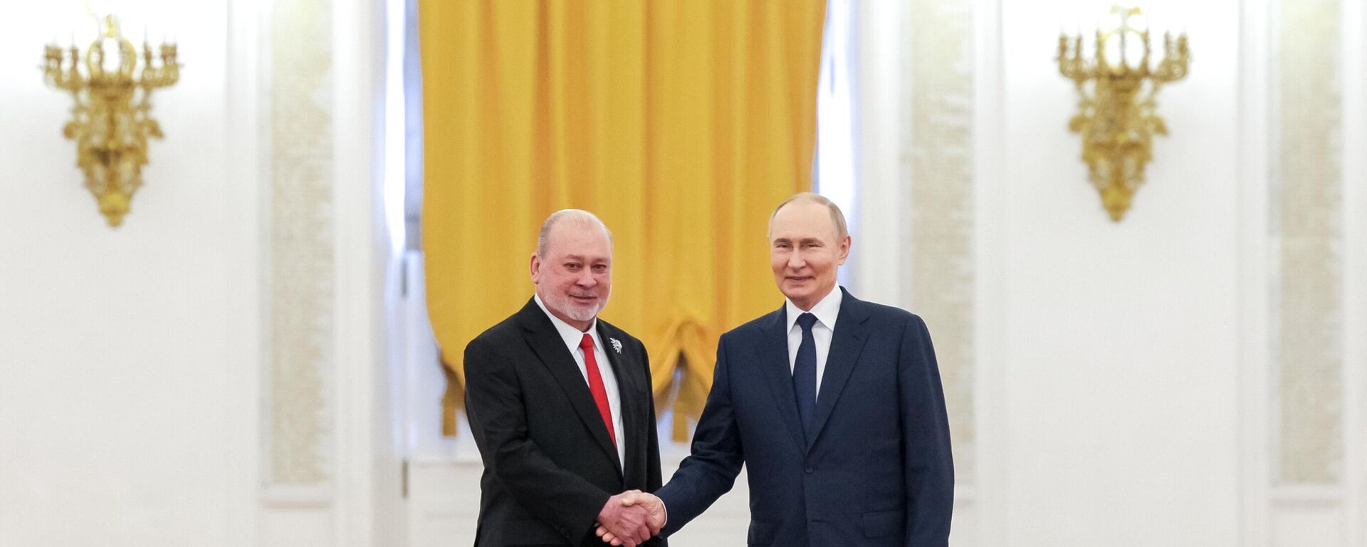 الرئيس الروسي فلاديمير بوتين، مع الملك الماليزي، سلطان إبراهيم إسماعيل - سبوتنيك عربي, 1920, 06.08.2025