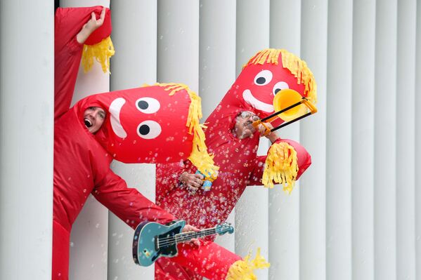 فرقة "ذا ليستيز" تقدم عرضا في كلية المعلوماتية في إدنبرة، إسكتلندا. - سبوتنيك عربي