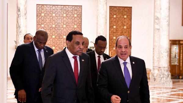 الرئيس المصري عبد الفتاخ السيسي يستقبل رئيس الوزراء الانتقالي السوداني كامل إدريس في القاهرة  - سبوتنيك عربي