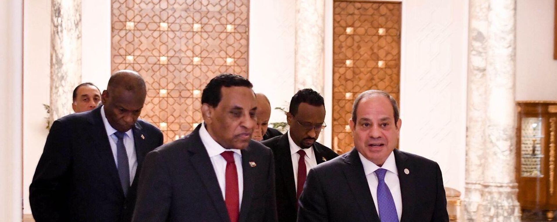 الرئيس المصري عبد الفتاخ السيسي يستقبل رئيس الوزراء الانتقالي السوداني كامل إدريس في القاهرة  - سبوتنيك عربي, 1920, 07.08.2025