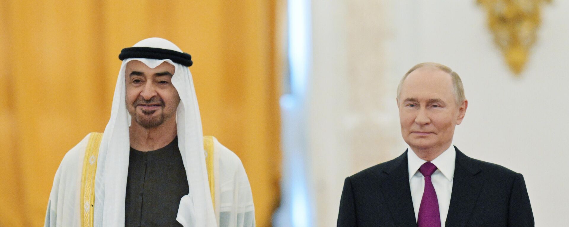 الرئيس الروسي فلاديمير بوتن ورئيس دولة الإمارات العربية المتحدة محمد بن زايد آل نهيان - سبوتنيك عربي, 1920, 17.11.2025