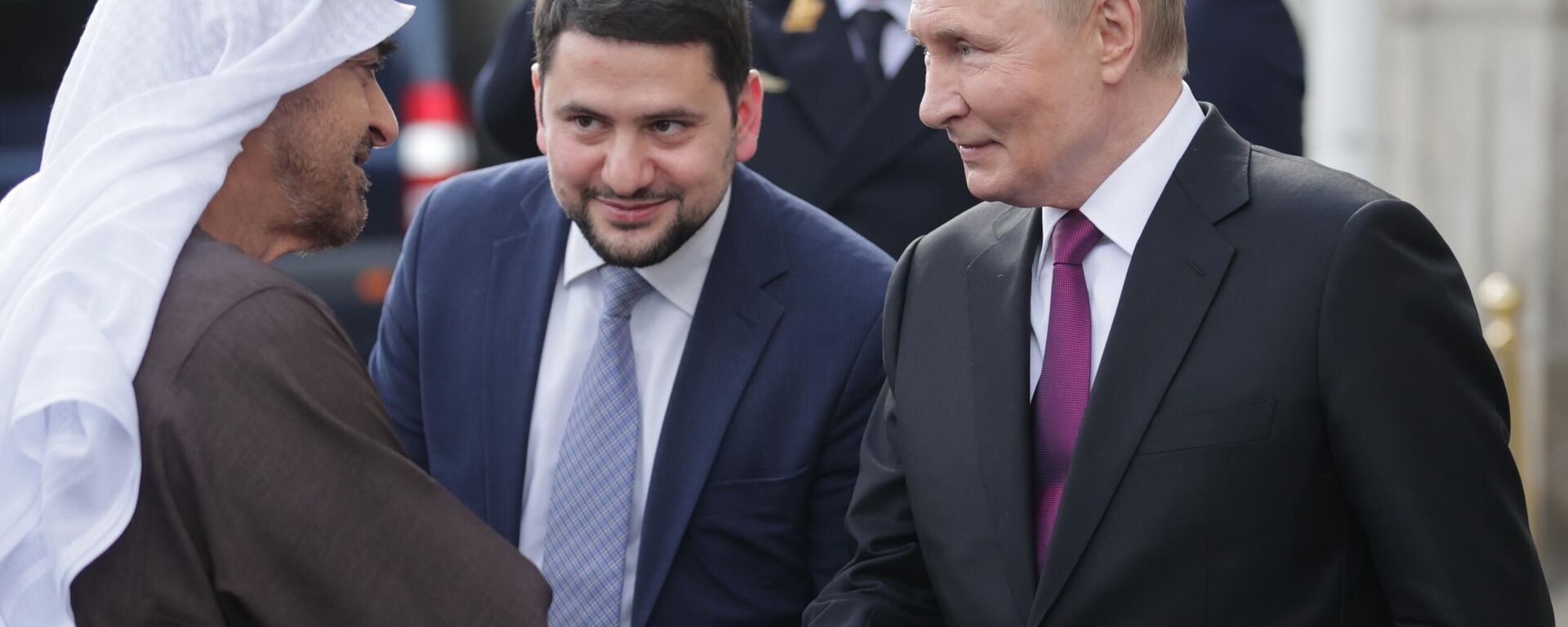 لقاء بين الرئيس الروسي فلاديمير بوتين ورئيس الإمارات العربية المتحدة محمد بن زايد آل نهيان - سبوتنيك عربي, 1920, 07.08.2025