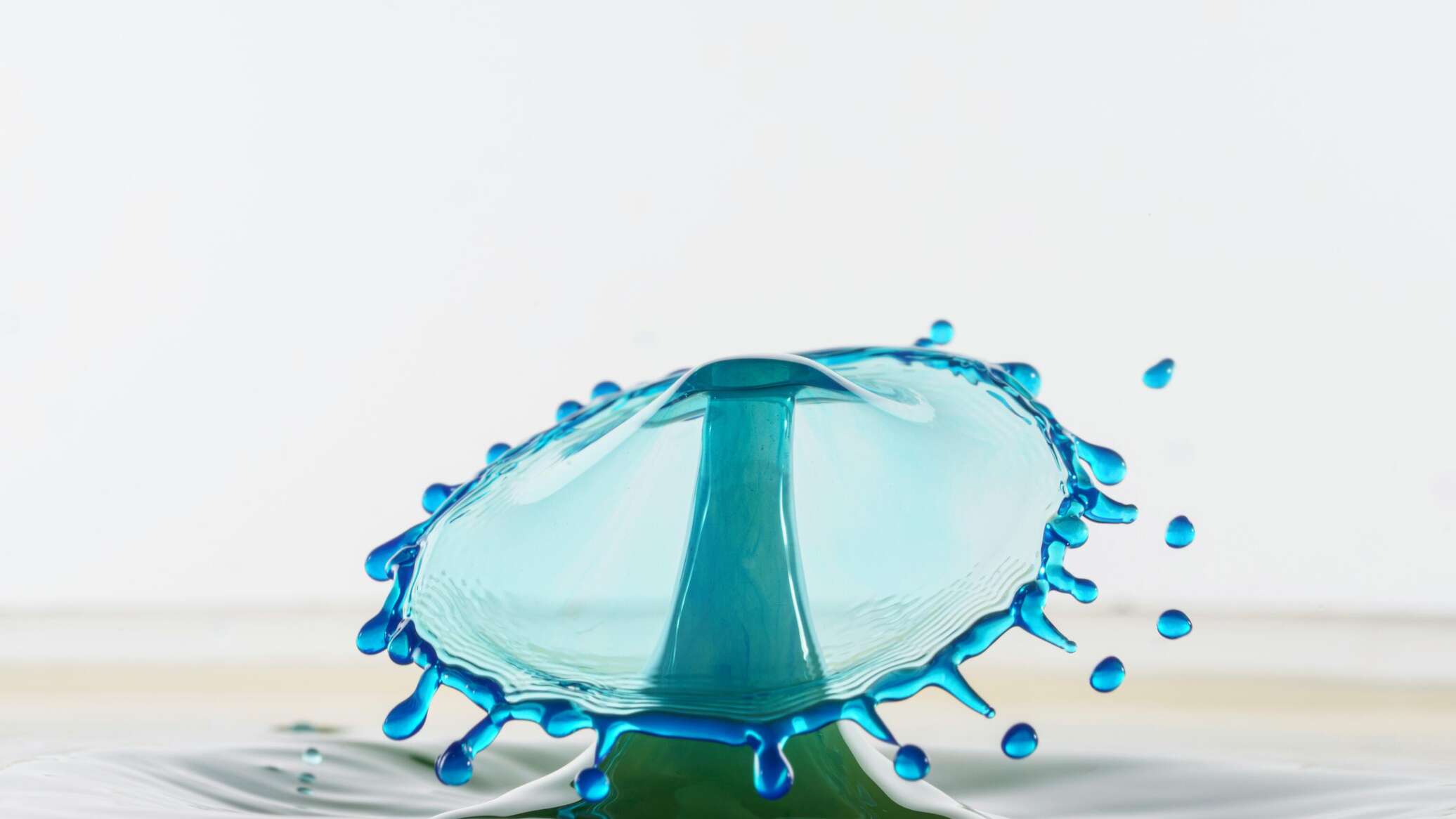 علماء روس يبتكرون مادة تحول الماء إلى وقود