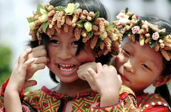 فتيات بايوان بالأزياء التقليدية، تايوان. - سبوتنيك عربي
