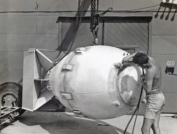صورة القنبلة الذرية التي ألقيت على مدينة ناغازاكي عام 1945 صورة القنبلة الذرية التي ألقيت على مدينة ناغازاكي عام 1945 - سبوتنيك عربي