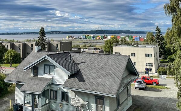 مبان سكنية في مدينة أنكوريج في ولاية ألاسكا. - سبوتنيك عربي