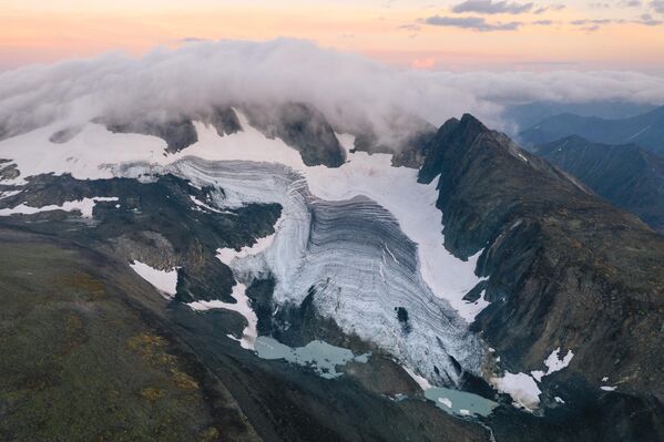 نهر إيغان الجليدي، النهر الأكبر في جبال الأورال القطبية. - سبوتنيك عربي