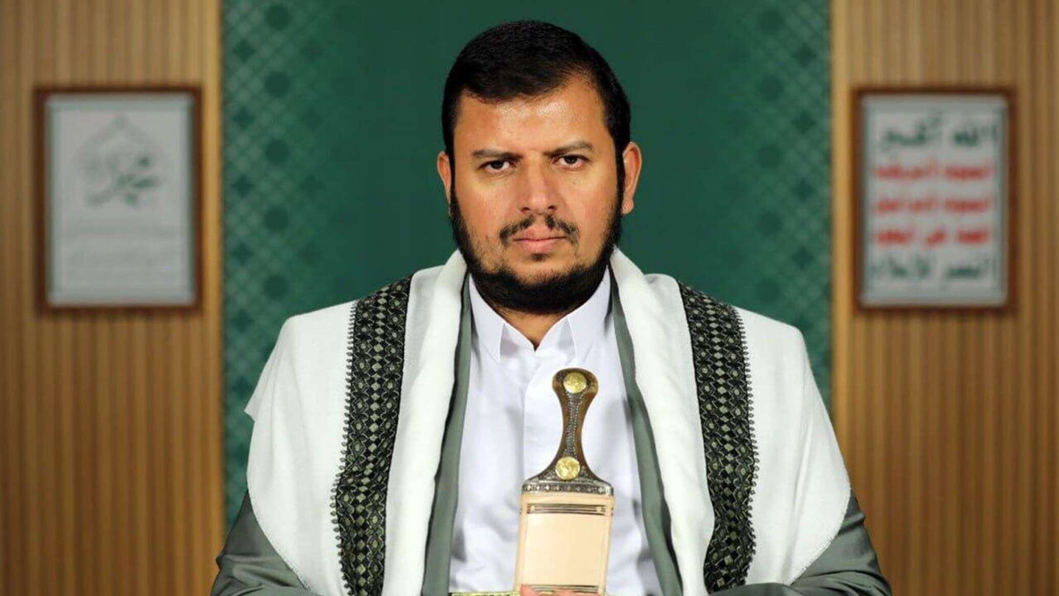 الحوثي: جريمة استهداف وزراء وعاملين مدنيين تضاف إلى رصيد إسرائيل الإجرامي في المنطقة