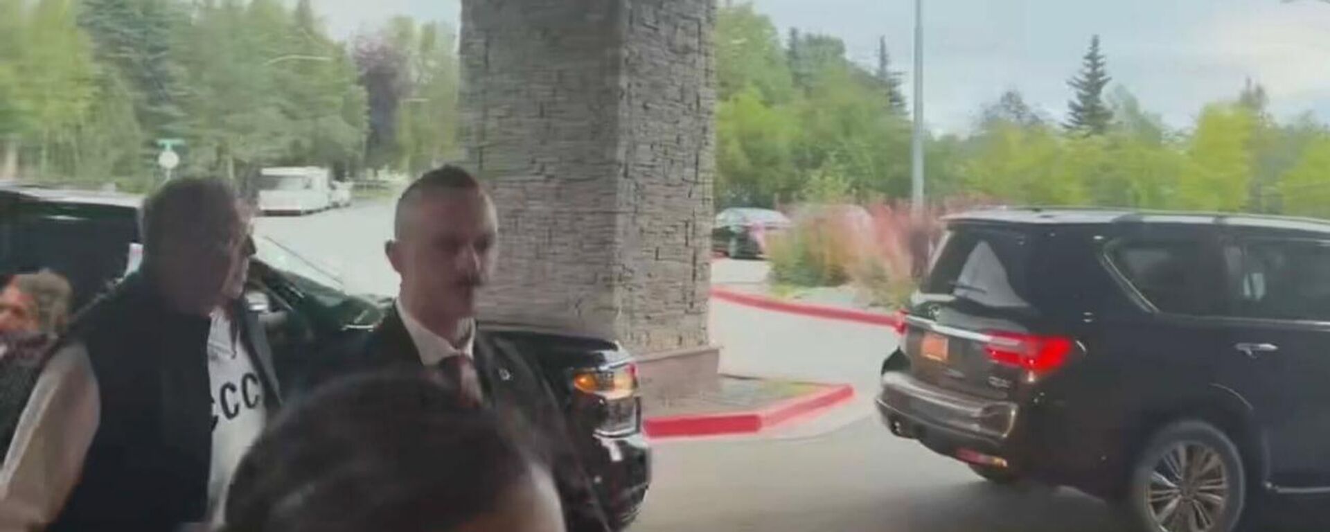 لافروف يصل إلى ألاسكا للمشاركة في القمة المرتقبة بين بوتين وترامب - سبوتنيك عربي, 1920, 15.08.2025