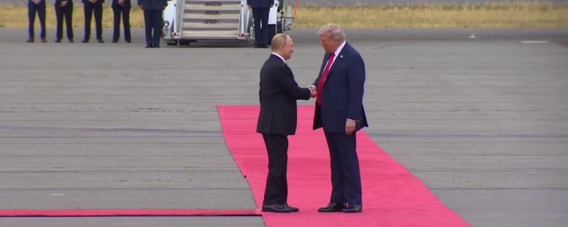 لقاء الرئيس الروسي فلاديمير بوتين، بنظيره الأمريكي دونالد ترامب في ألاسكا، تمهيدا لبدء المحادثات. - سبوتنيك عربي, 1920, 22.10.2025